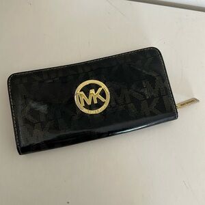 Michael Kors used wallet